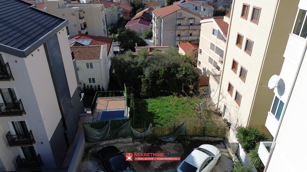 Urbanised Plot of 268 m² in Budva, Podkošljun